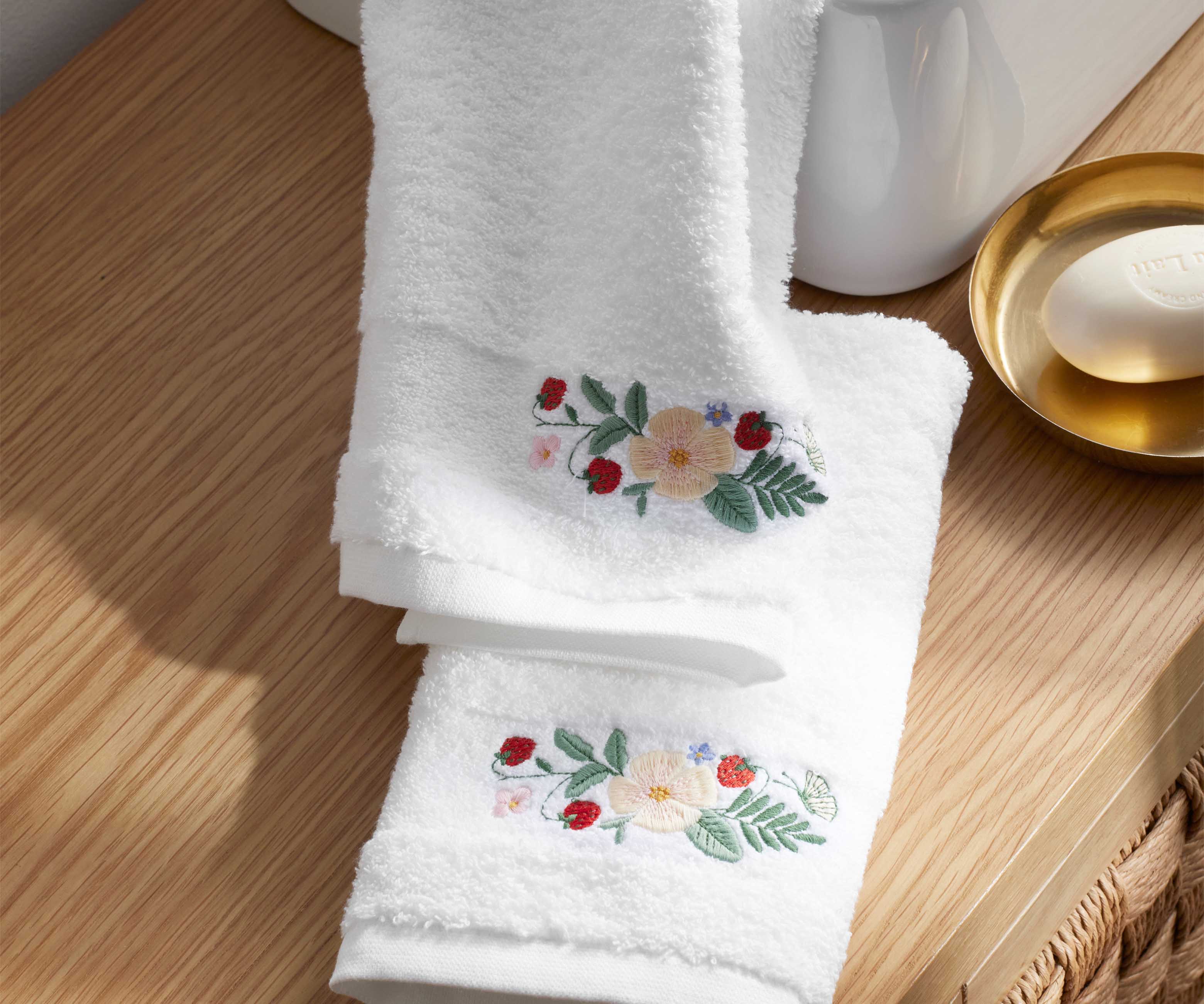Embroidered Guest Towel - Strawberry Fields