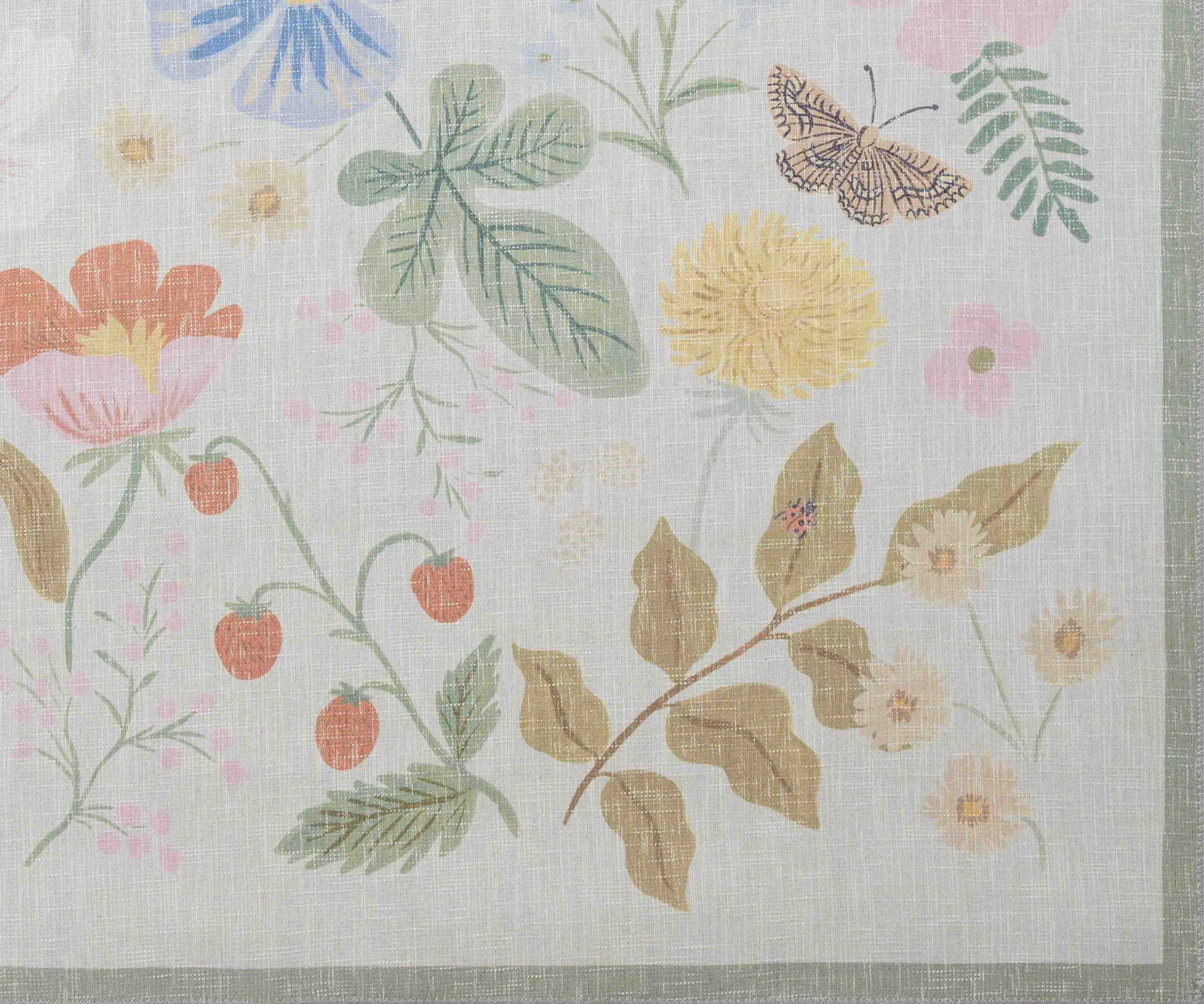 Cotswolds Strawberry Fields Power Loomed Rug - Ivory