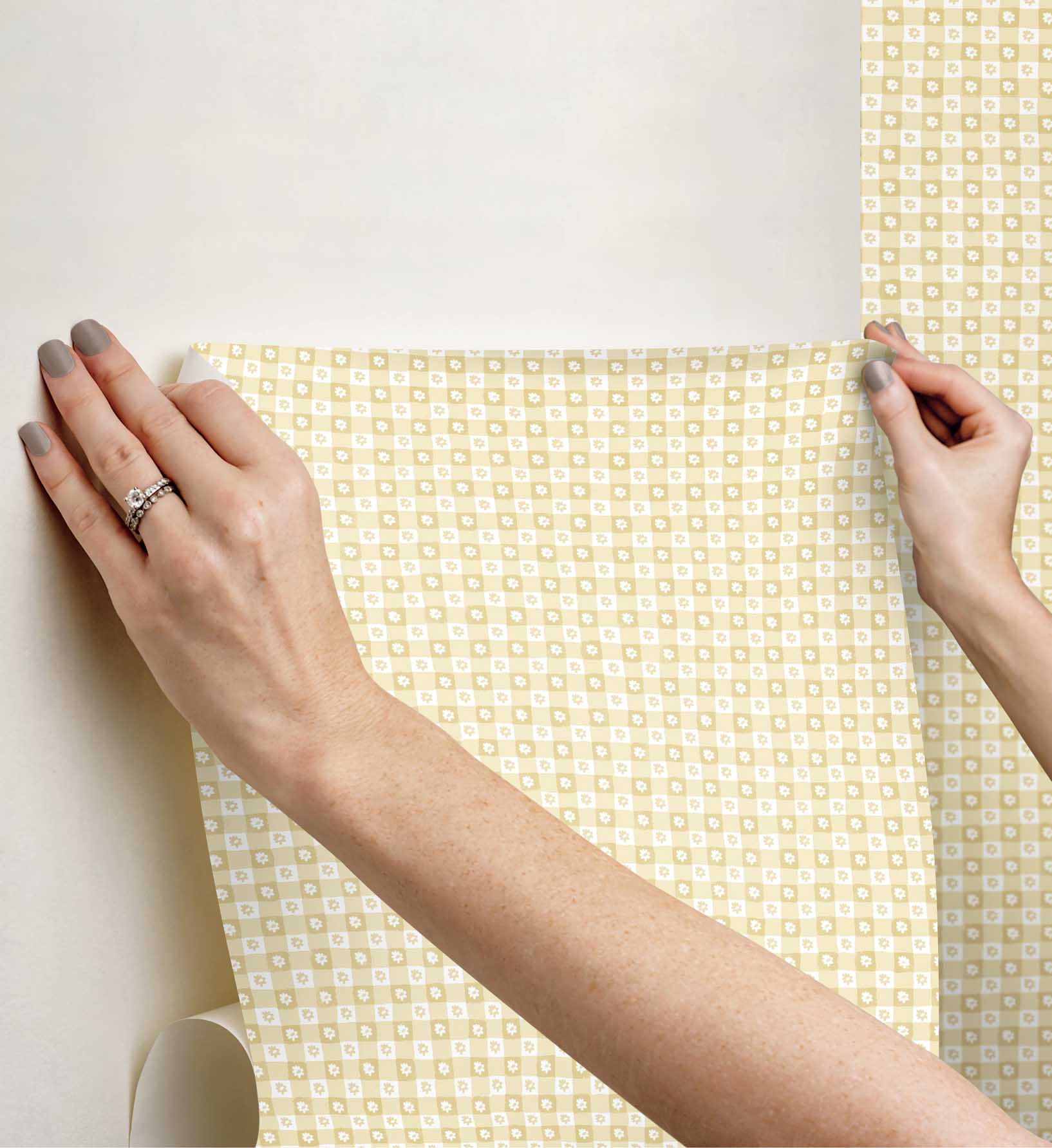 Daisy Gingham Peel & Stick Wallpaper - Gold